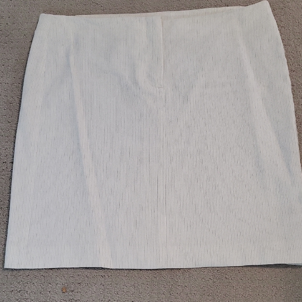 Theory White Pencil Skirt